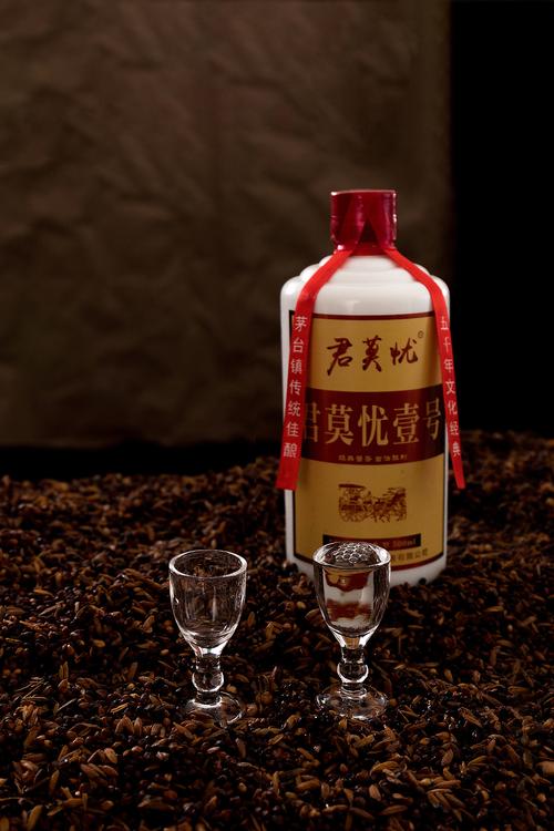 白酒时光的诗意记录者｜成都番茄摄影捕捉千年匠心